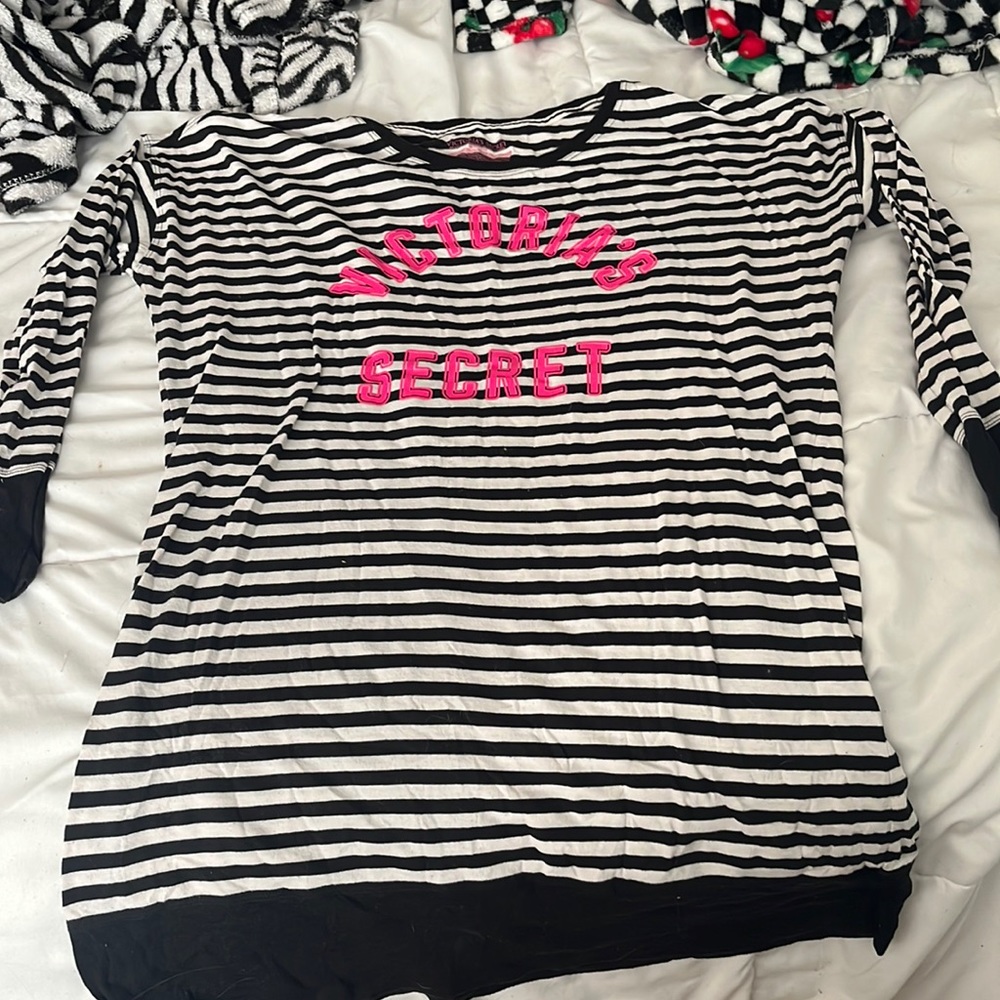 Victoria’s Secret night tee